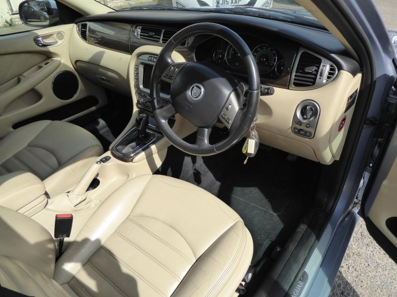 JAGUAR X-TYPE