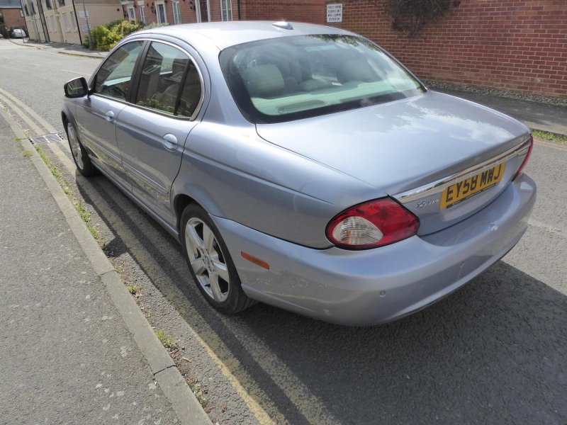 JAGUAR X-TYPE
