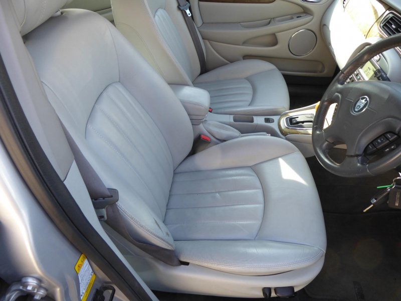 JAGUAR X-TYPE