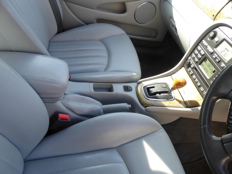 JAGUAR X-TYPE