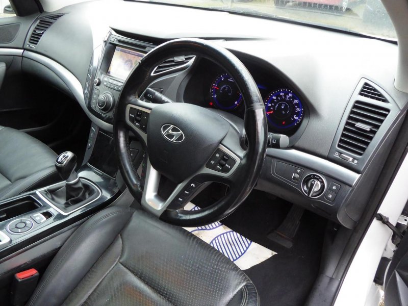 HYUNDAI I40