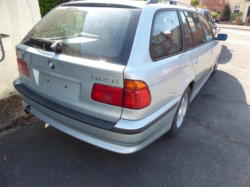 BMW 5 SERIES