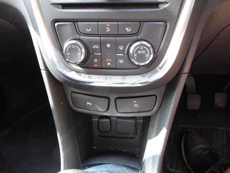 VAUXHALL MOKKA