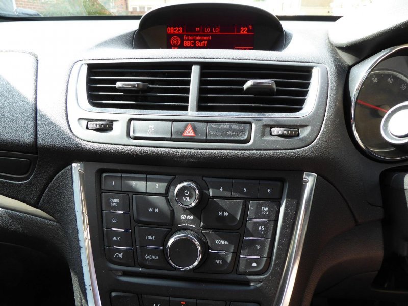 VAUXHALL MOKKA