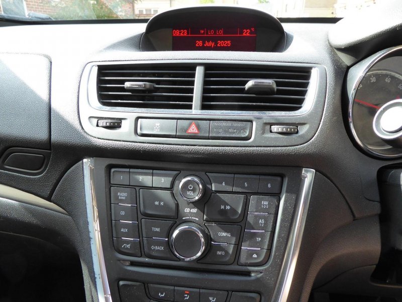 VAUXHALL MOKKA