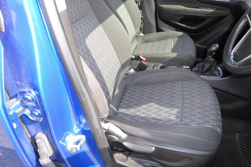 VAUXHALL MOKKA