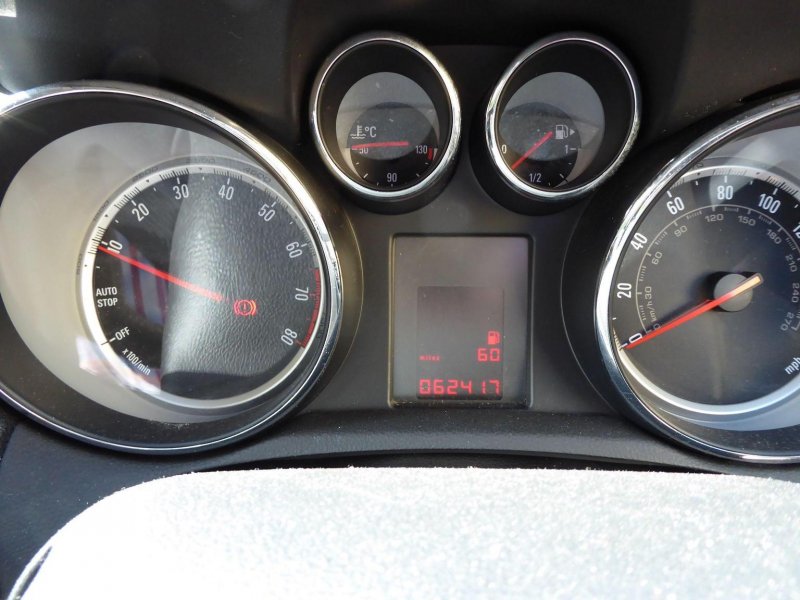 VAUXHALL MOKKA