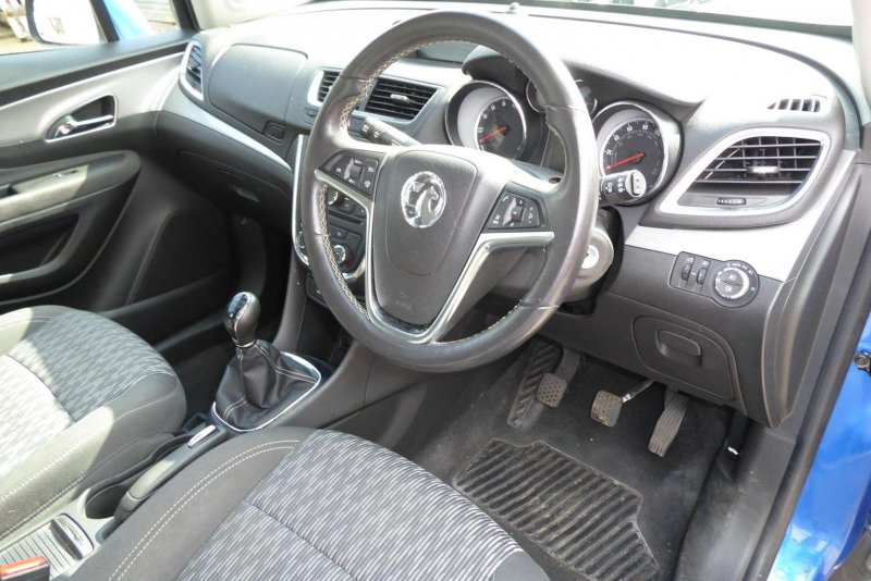 VAUXHALL MOKKA